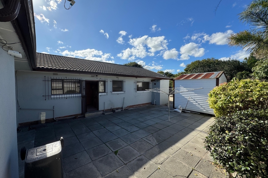 To Let 4 Bedroom Property for Rent in Goodwood Estate Western Cape